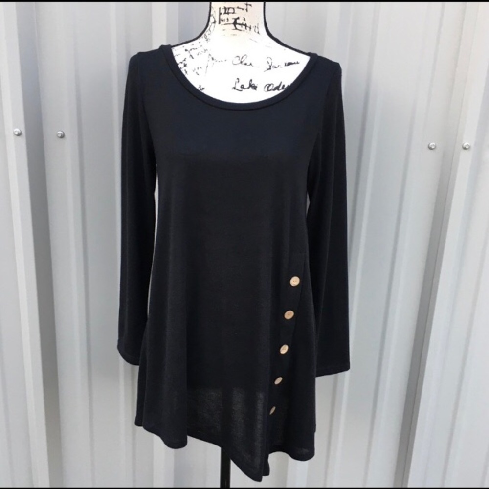 Emerald Black Long-Sleeve Tunic with Side Button Accents